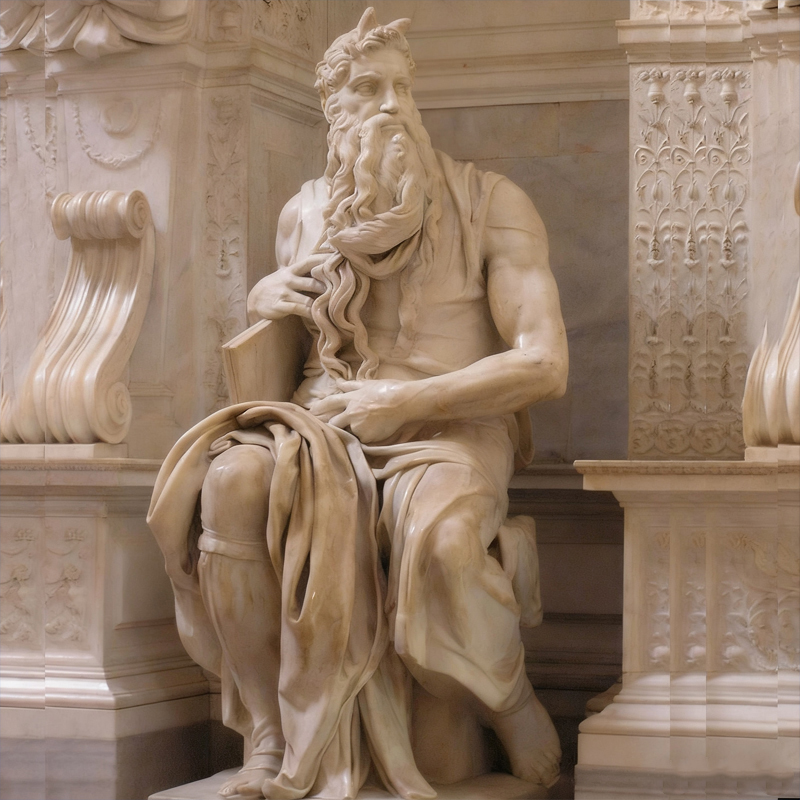 Klassinen marmorinen ihmisveistos istuva patsas