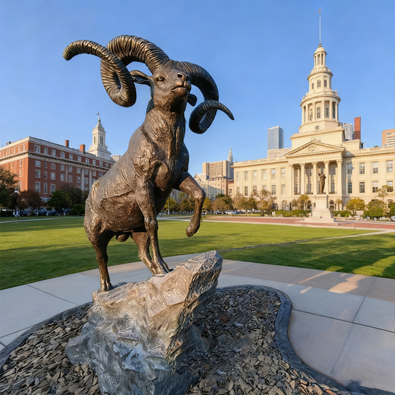 Pronssinen Big Horn Ram -veistos – ulkopuutarhan koristelu